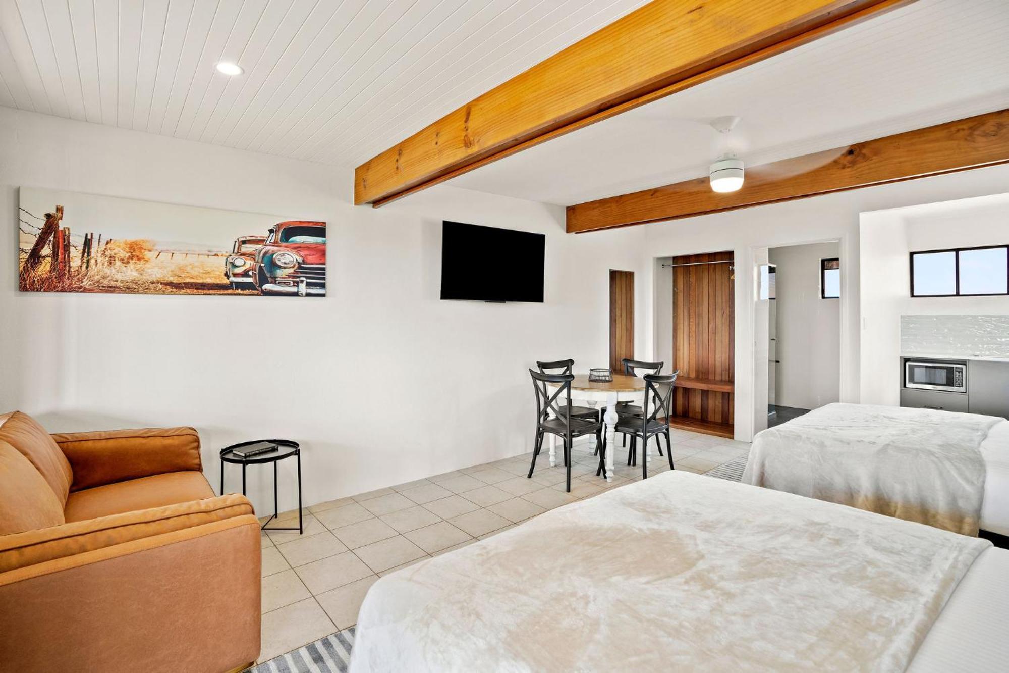 Country Estate * Maleny